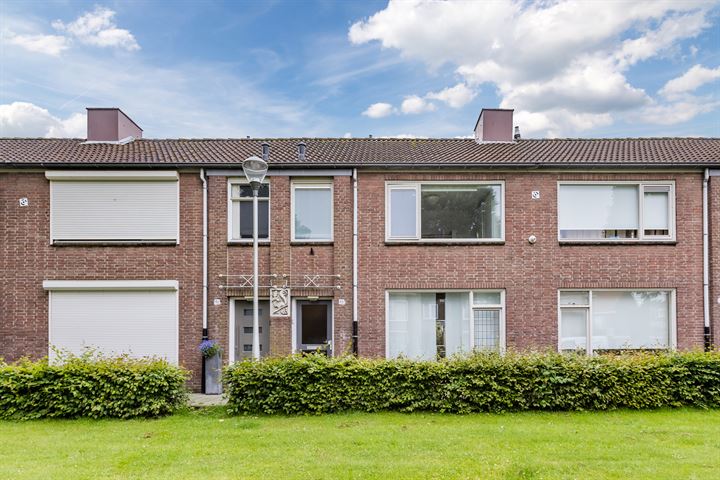Dillenburglaan 48 in Tilburg foto