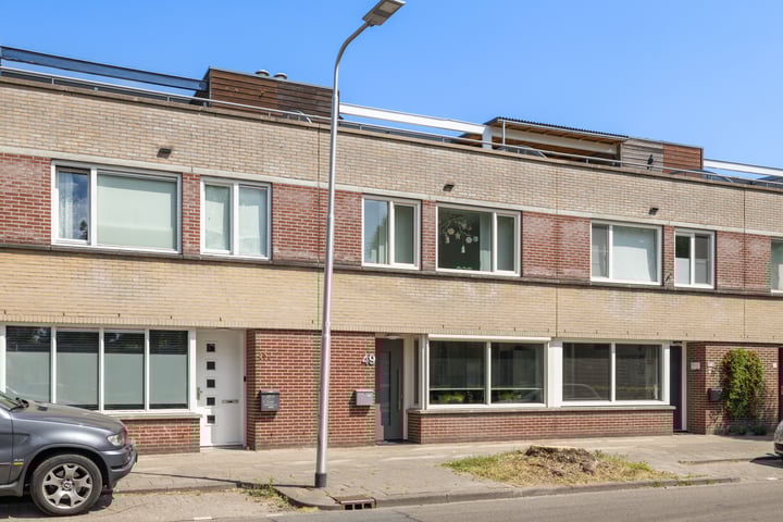 Dillenburglaan 49 in Tilburg foto