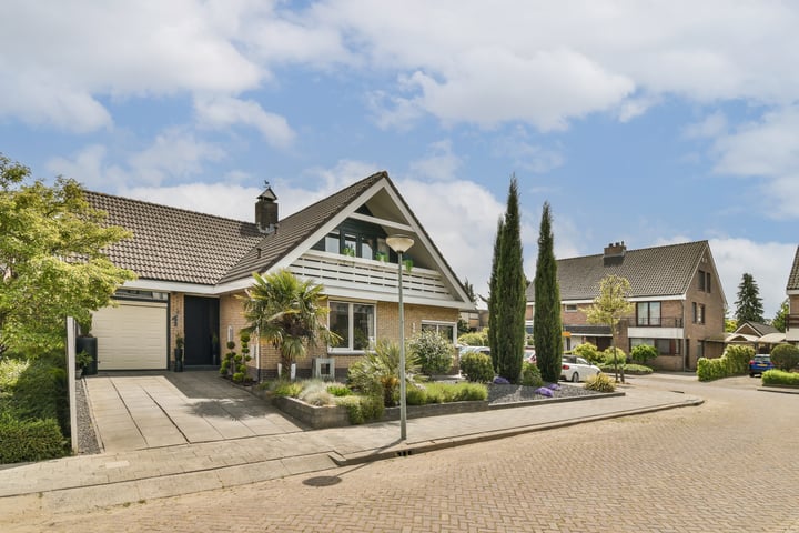 Dillenburgstraat 1A in Dordrecht foto