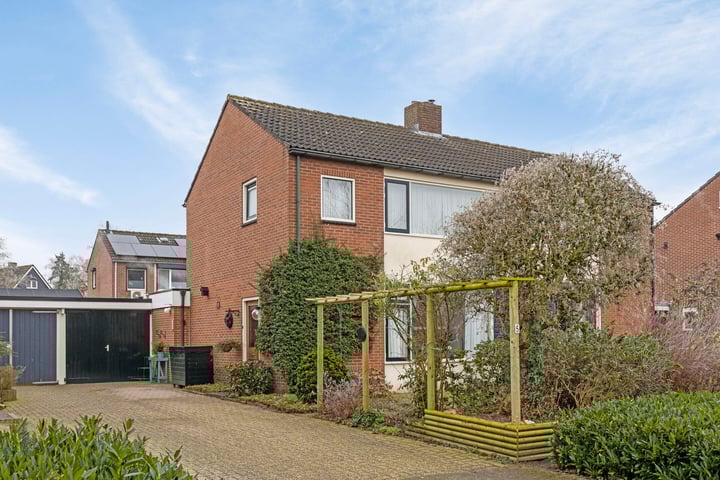 Dinxperlosestraatweg 5 in Aalten foto