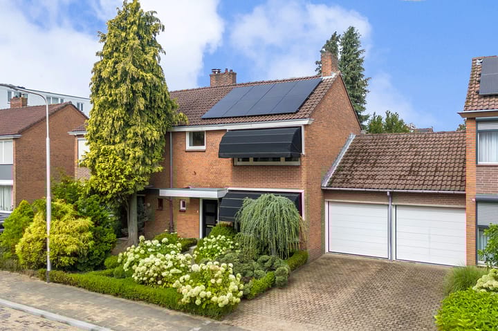 Directeur van der Mühlenlaan 45 in Kerkrade