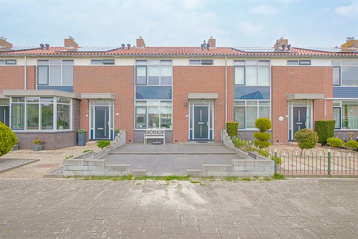 Dirk Abbesteelaan 33 in Den Helder foto
