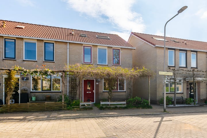 Dirkje van Barneveldweg 42 in Austerlitz