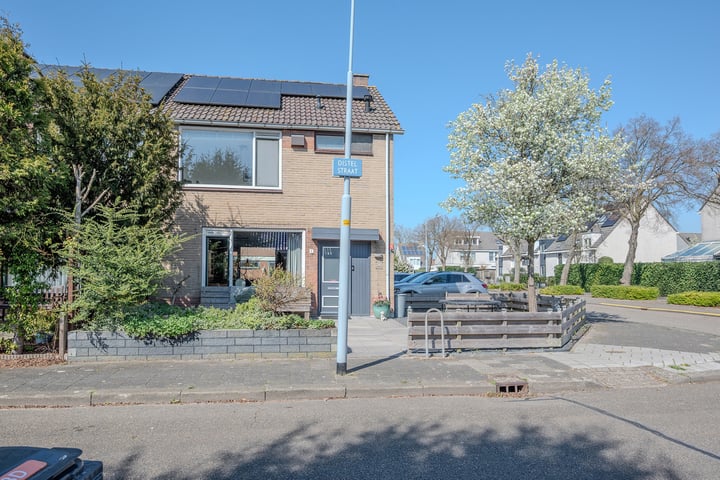 Distelstraat 1 in Nieuw-Vennep