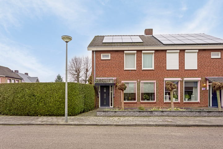 Distelstraat 1 in Milsbeek foto