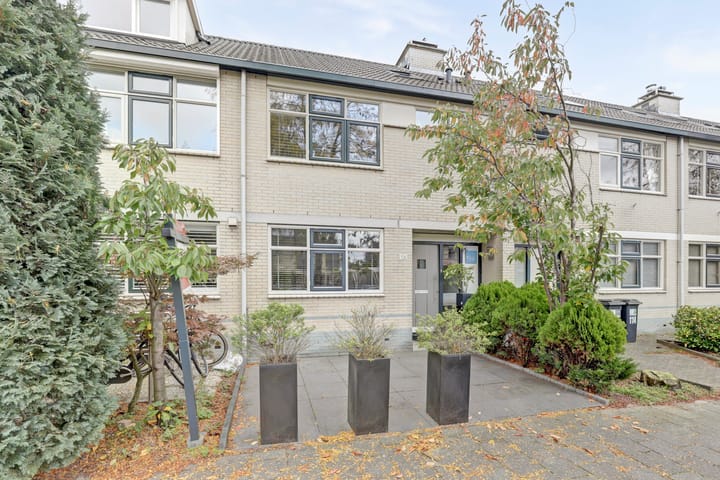 Distelvlinderweg 116 in Diemen foto