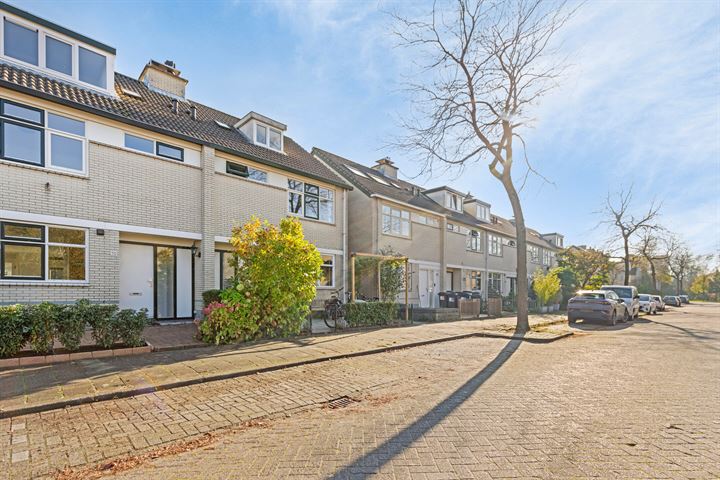 Distelvlinderweg 70 in Diemen foto