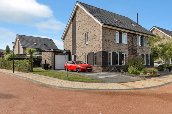 Divisie 9 in Steenwijk foto