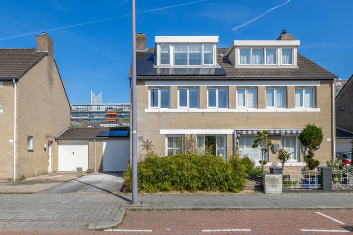 Djeddalaan 112 in Rotterdam foto