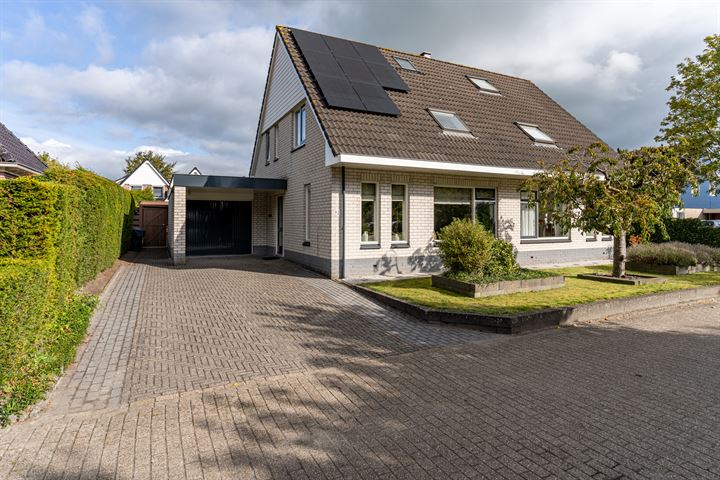Doalhôf 92 in Gorredijk foto