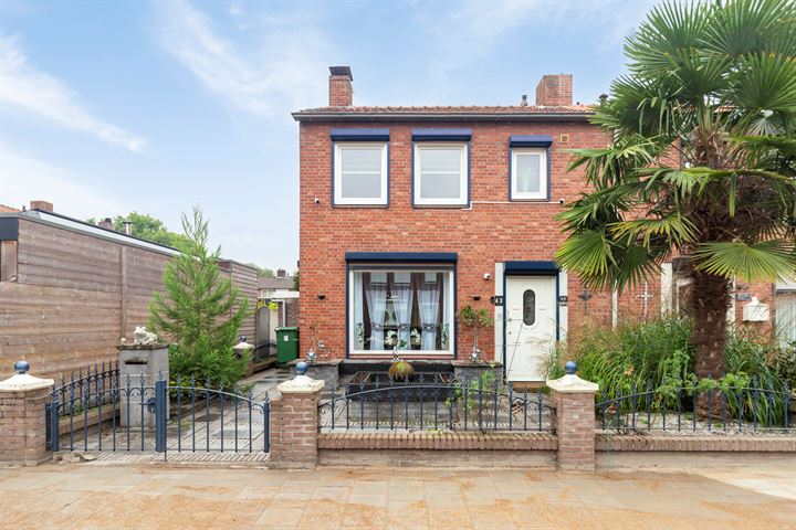 Doctor Mollerlaan 43 in Roosendaal foto