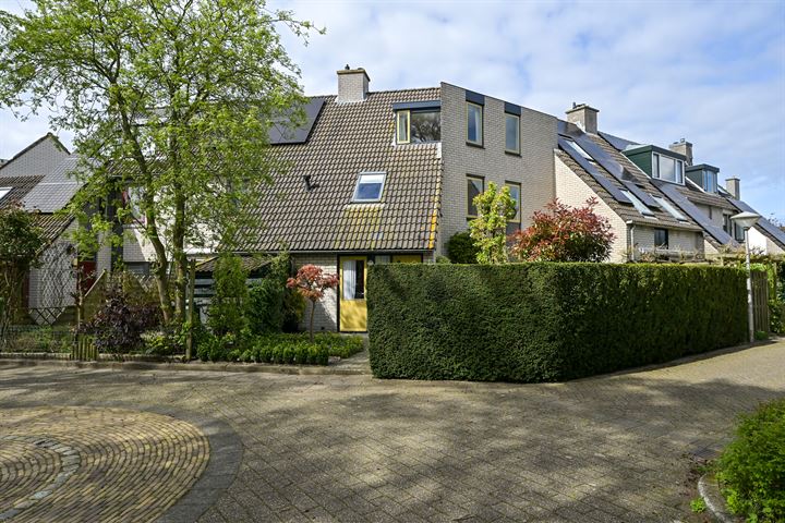 Dokter Duetzlaan 60 in Wassenaar foto