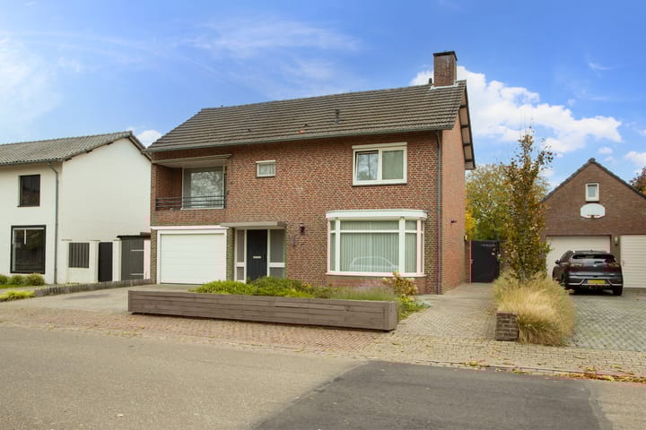 Dokter Rauppstraat 1a in Bergeijk foto