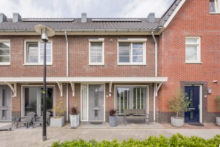 Dokter van de Kolkstraat 64 in Nijkerkerveen foto