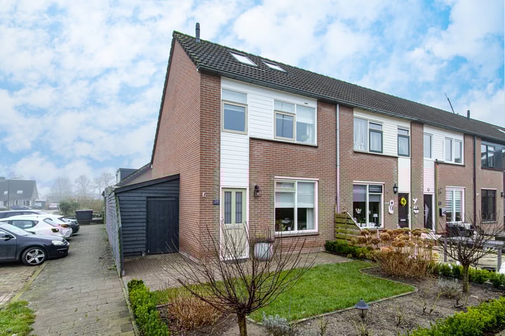 Dokter van Wieringenstraat 24 in Waardenburg foto