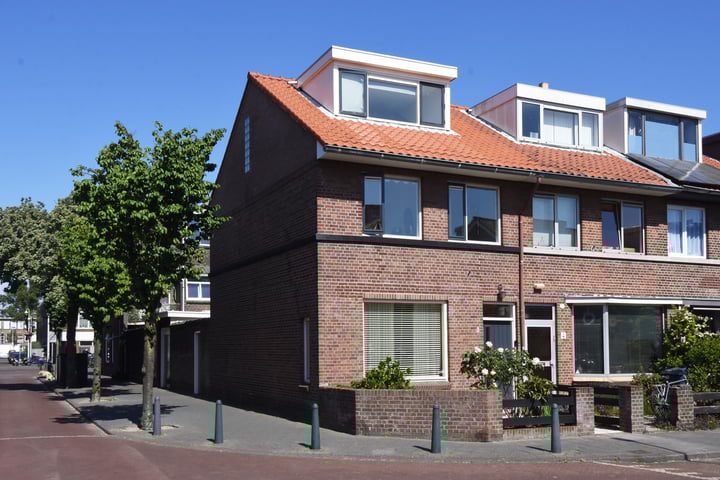 Doldersestraat 2 in 's-Gravenhage foto