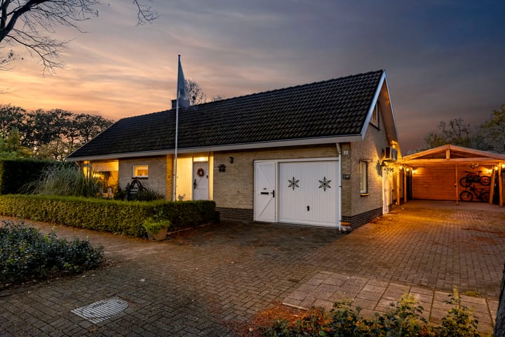 Dolf Nijhoffstraat 21 in Hengelo foto