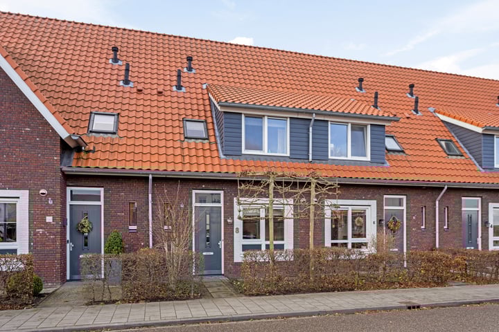 Dominee C van den Bergstraat 8 in Kesteren foto