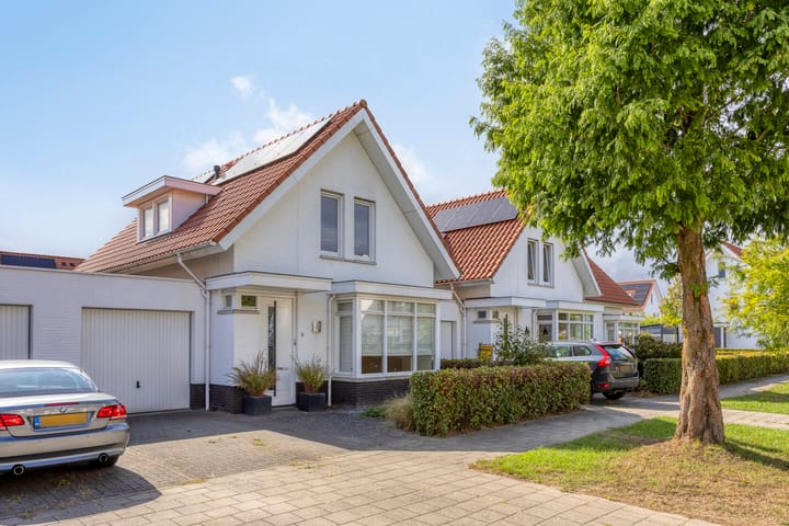 Dominee Van Ingenstraat 8 in Hedel
