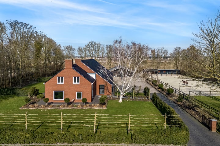 Domineesweg 24 in Urk foto