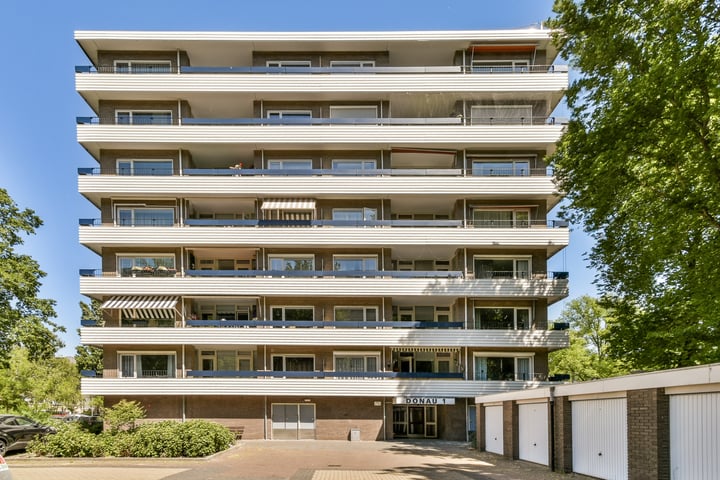 Donau 32 in Amstelveen foto