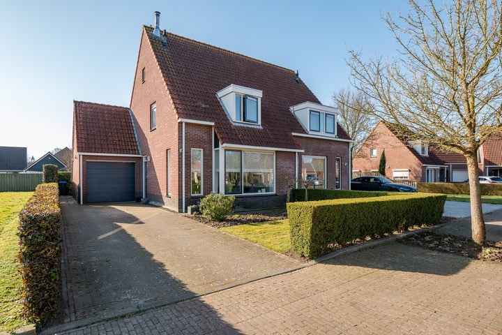 Donkershoekstraat 18 in Hoedekenskerke foto