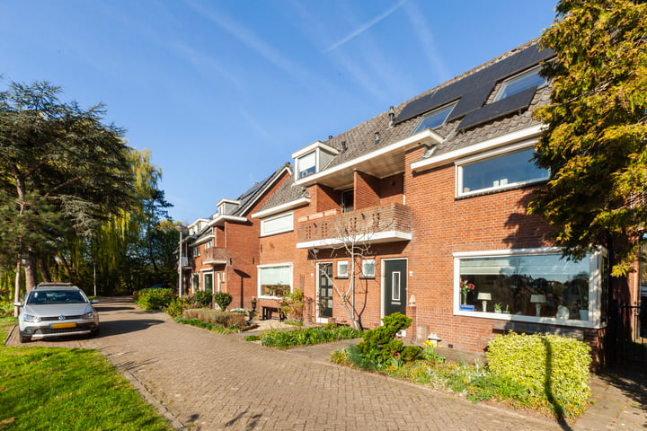 Donkersloot 14 in Alblasserdam foto