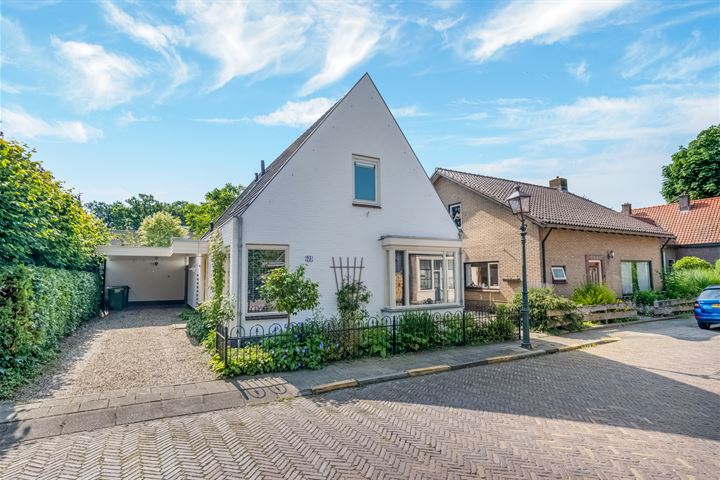 Donkerstraat 2a in Amerongen foto
