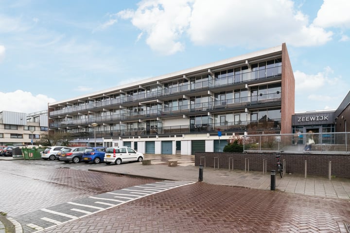 Doorneberglaan 232 in IJmuiden foto