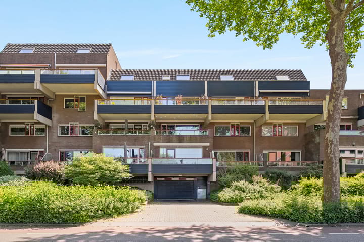 Doornenburg 30 in Dordrecht foto