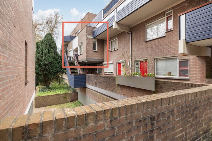 Doornenburg 37 in Dordrecht foto