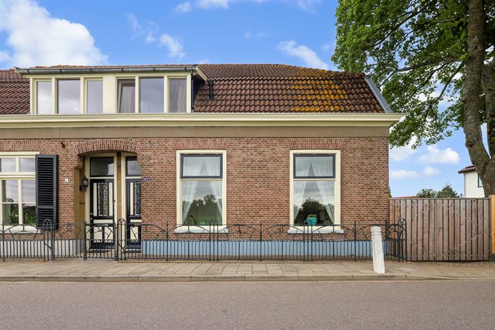 Dorpsdijk 5 in Lobith foto