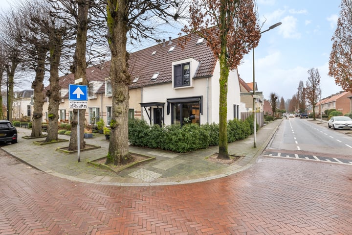 Dorpsplein 2 in Austerlitz foto