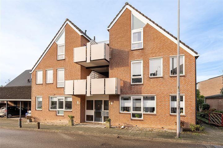 Dorpsstoep 10 in Deil foto