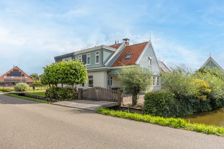 Dorpsstraat 107 in Assendelft foto
