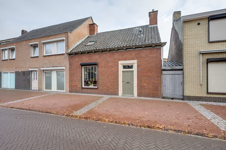 Dorpsstraat 130 in St. Willebrord