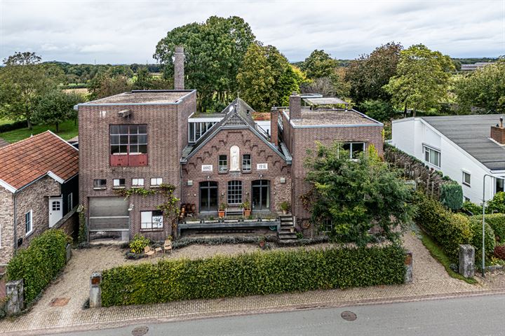 Dorpsstraat 13A in Eckelrade foto