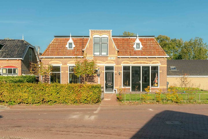 Dorpsstraat 14 in Peins