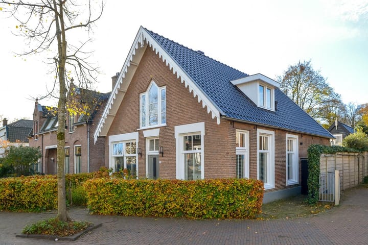 Dorpsstraat 16 in Muiderberg