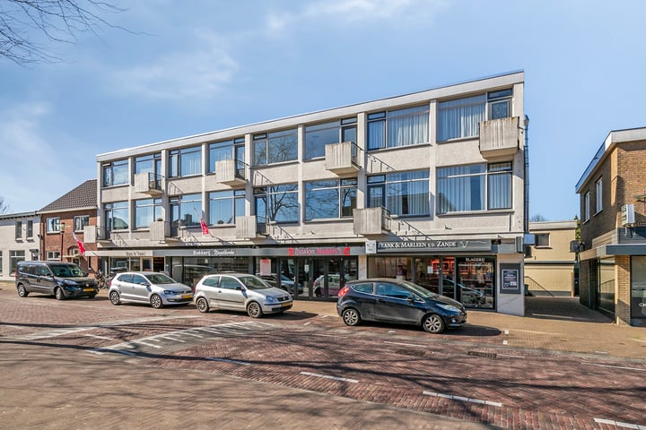 Dorpsstraat 176b in Halsteren foto