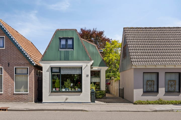 Dorpsstraat 18 in Winkel foto