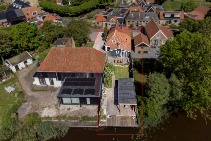 Dorpsstraat 18 in Schraard