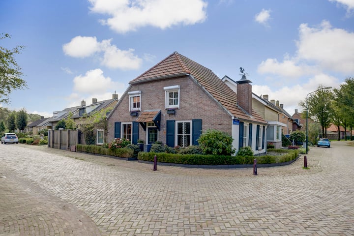 Dorpsstraat 20 in Esbeek foto