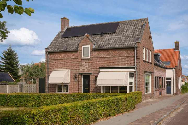 Dorpsstraat 21 in Meeuwen foto