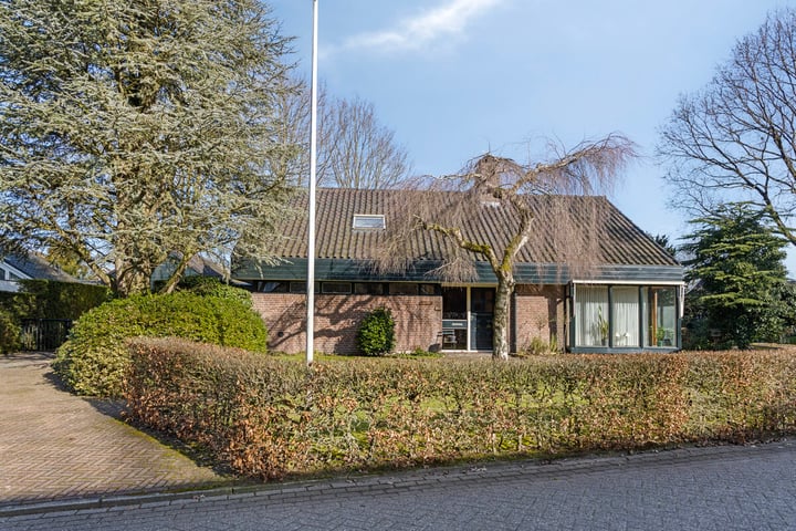 Dorpsstraat 307 in Enschede foto