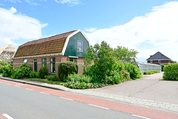 Dorpsstraat 316 in Zwaag foto