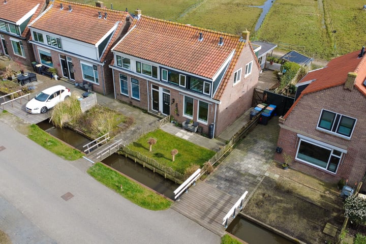 Dorpsstraat 33 in Assendelft foto