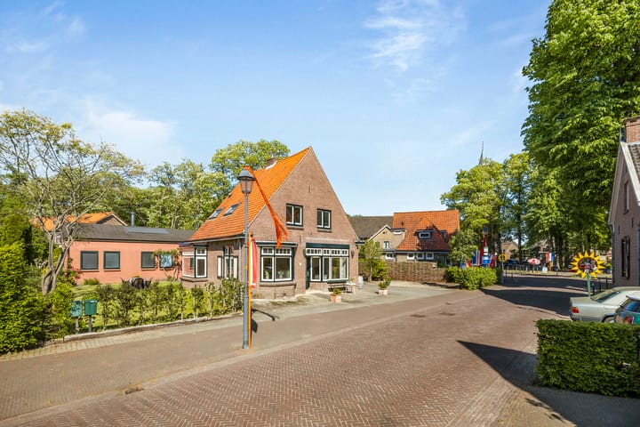 Dorpsstraat 33 in Almen foto