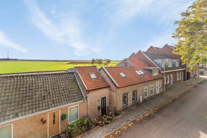 Dorpsstraat 39 in Zuid-Beijerland foto