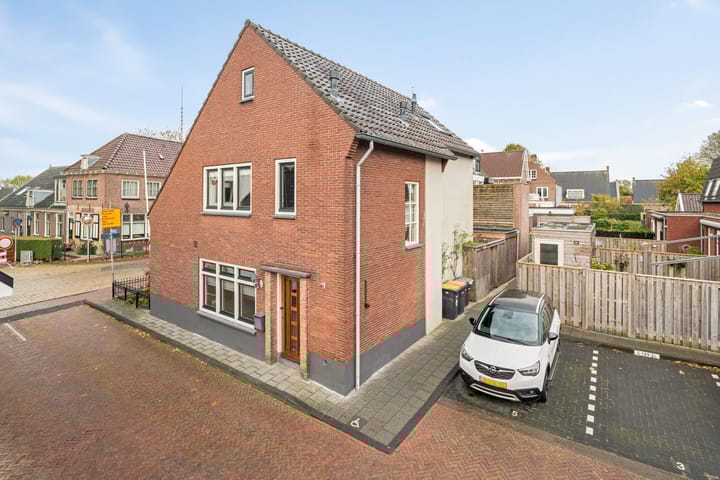 Dorpsstraat 4 in Bunschoten-Spakenburg foto